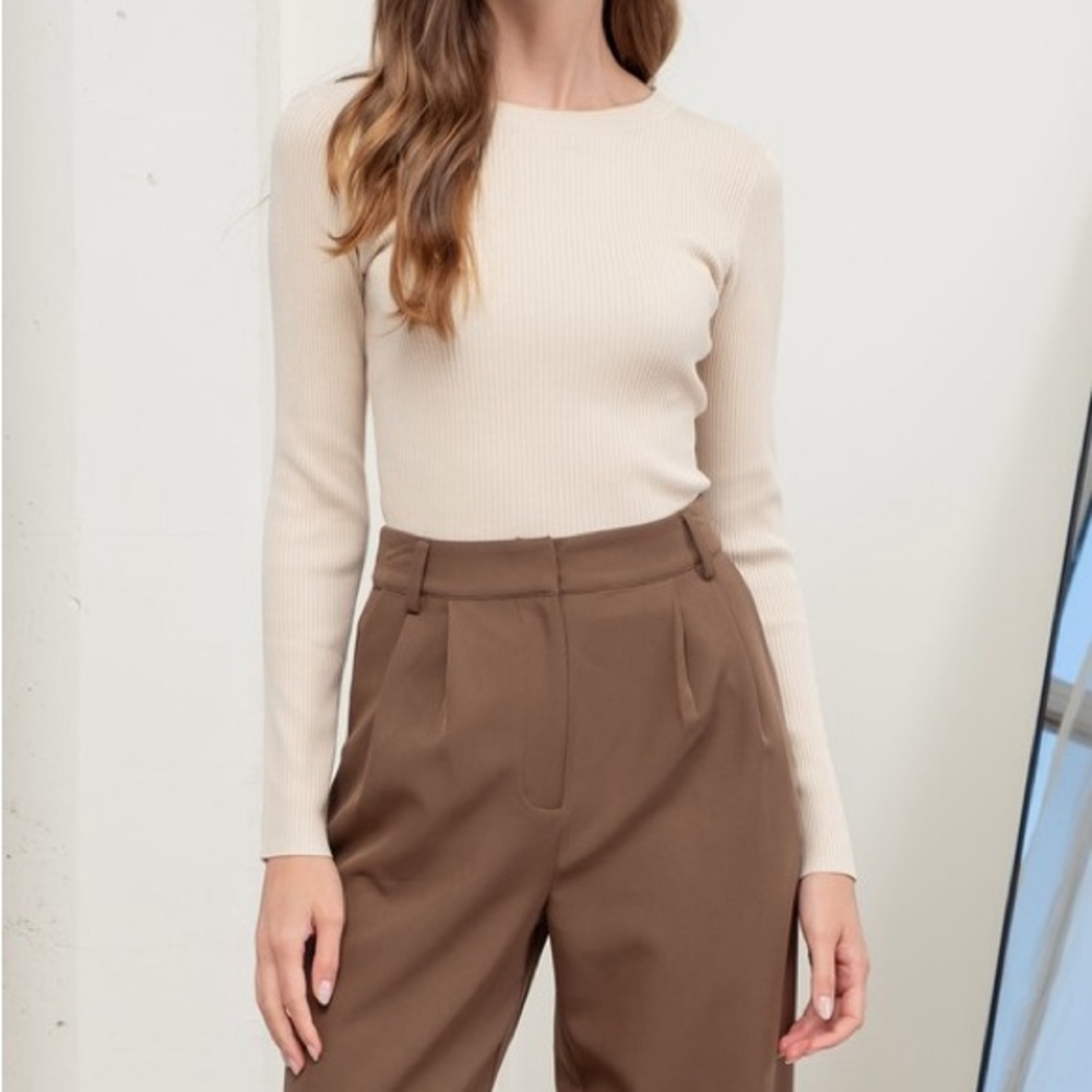The Workshop Solid Crewneck Ribbed Knit Long Sleeve Top in Natural